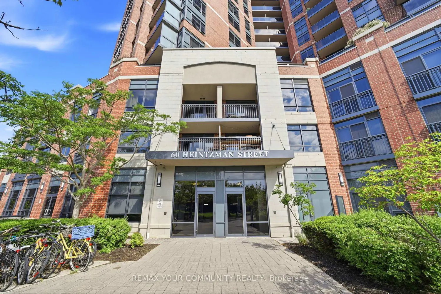 60 Heintzman Street 2102 photo 2