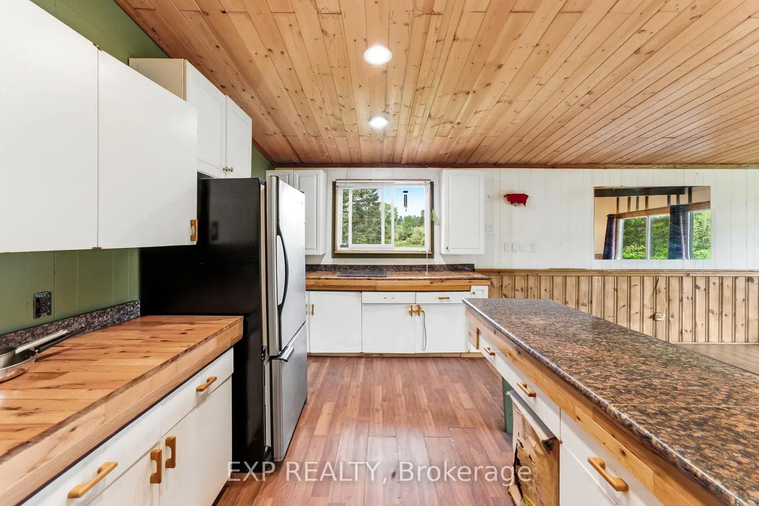 1524 Hekkla Road photo 2