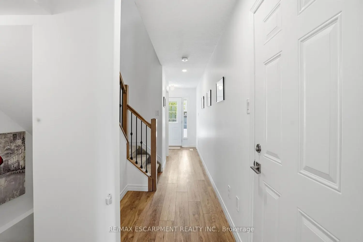 29 Schuyler Street 2 photo 4