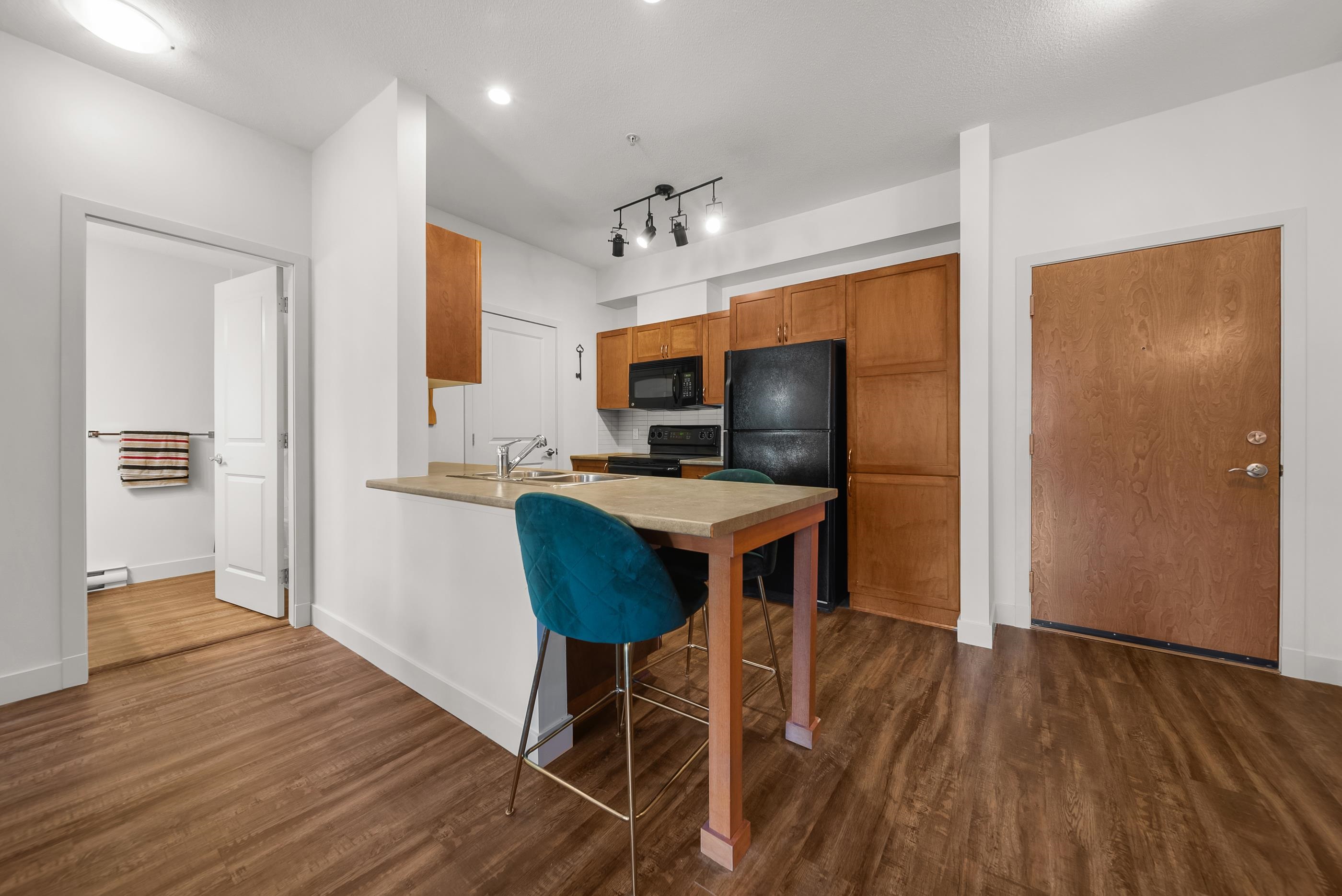 315-33318 Bourquin Crescent E, Abbotsford, BC, V2S 0A6 photo 5