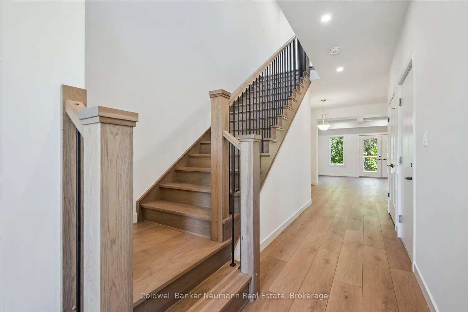 16 Fieldstone Lane photo 3