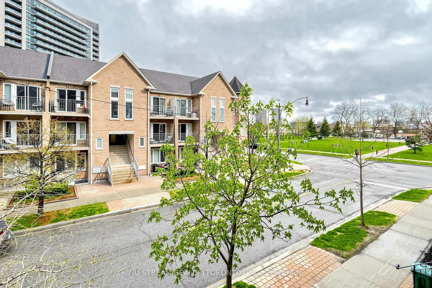 10 Brian Peck Crescent 201 photo 3
