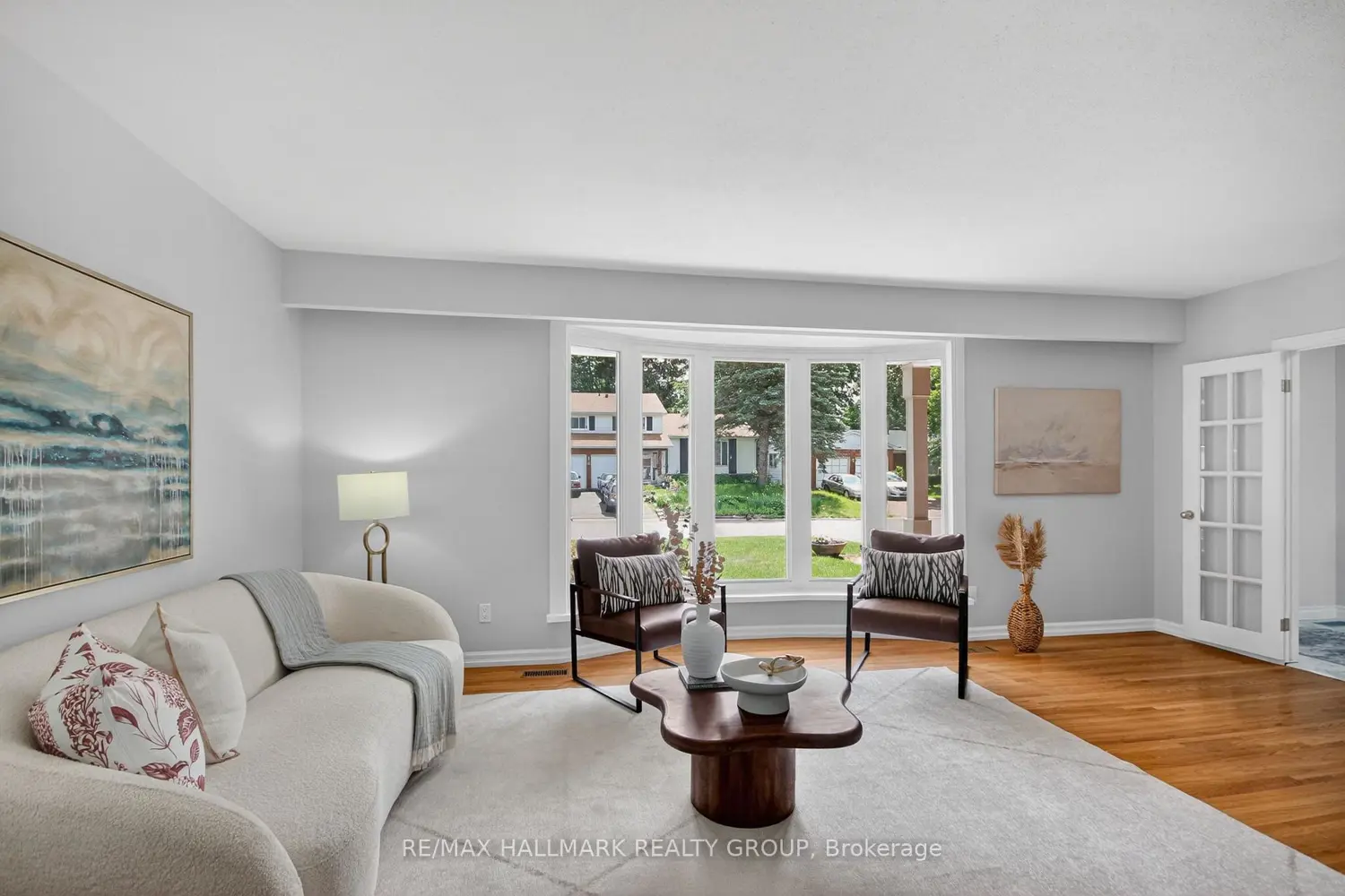 37 Parkwood Crescent photo 4