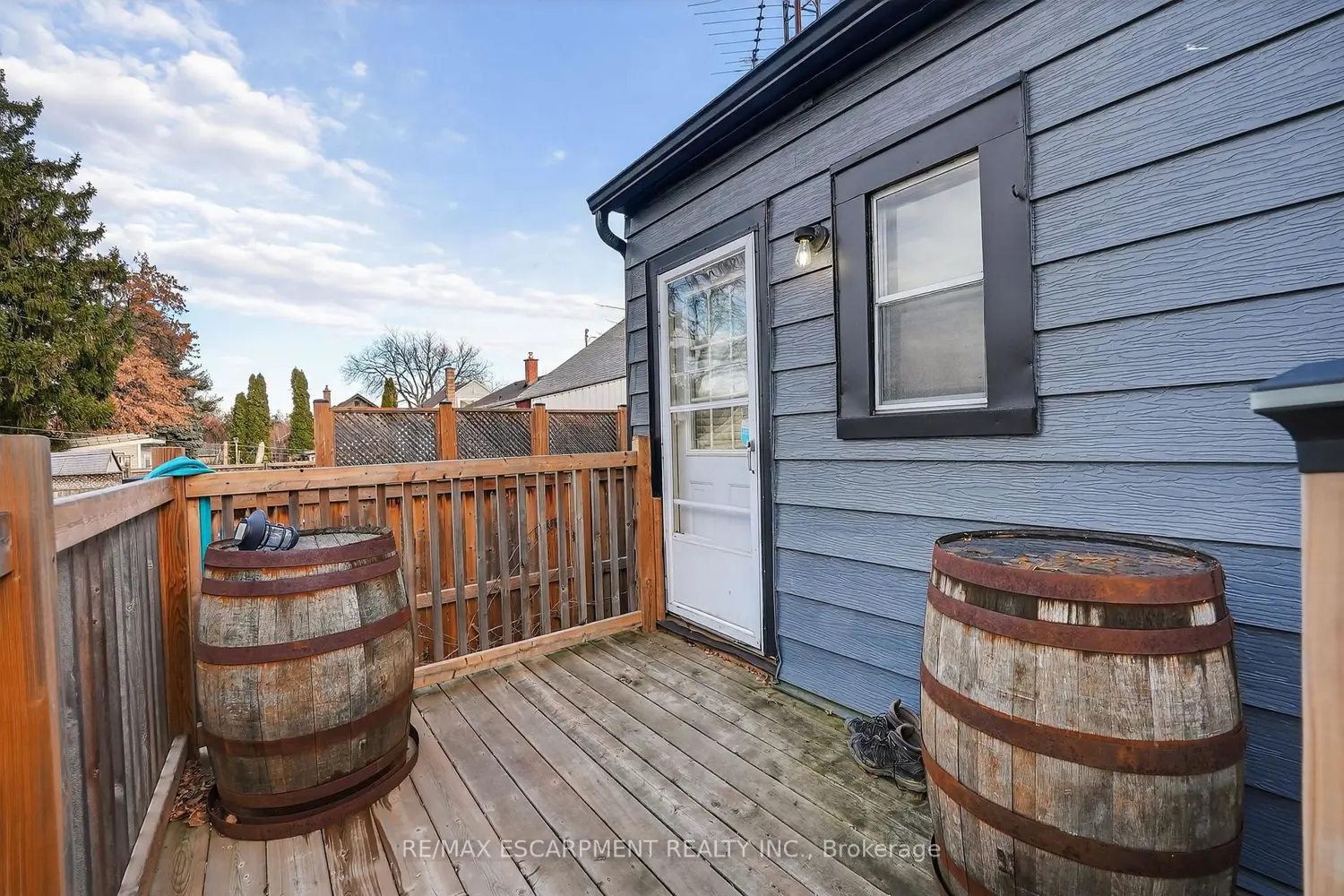 85 Grass Avenue photo 3