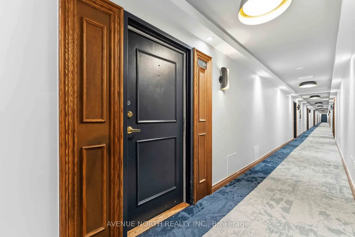 500 Laurier Avenue 908 photo 3