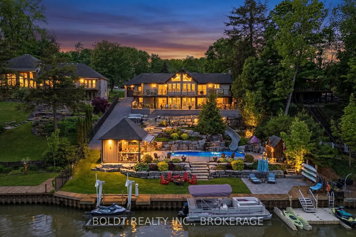99 Donjon Boulevard photo 2