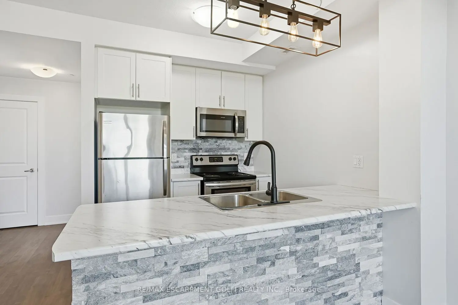101 Shoreview Place 129 photo 3