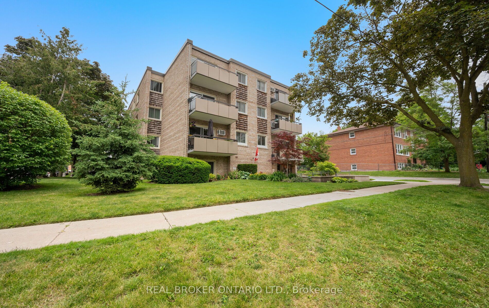 202-21 Elizabeth Street S, Richmond Hill, ON, L4C 3V5