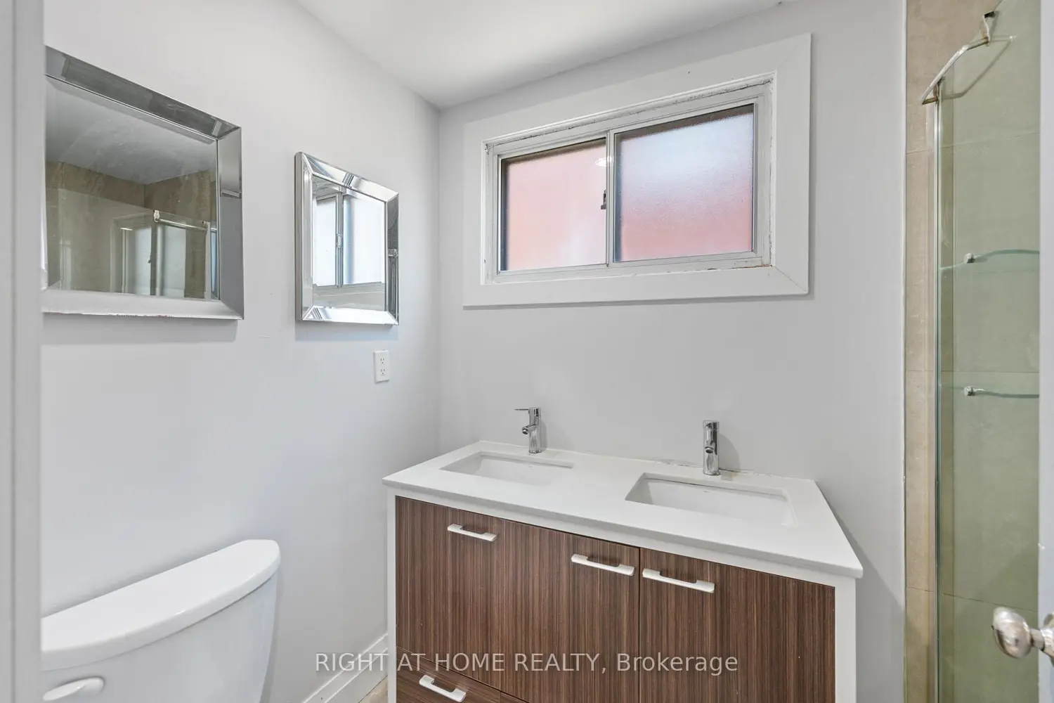72 Katherine Road photo 3