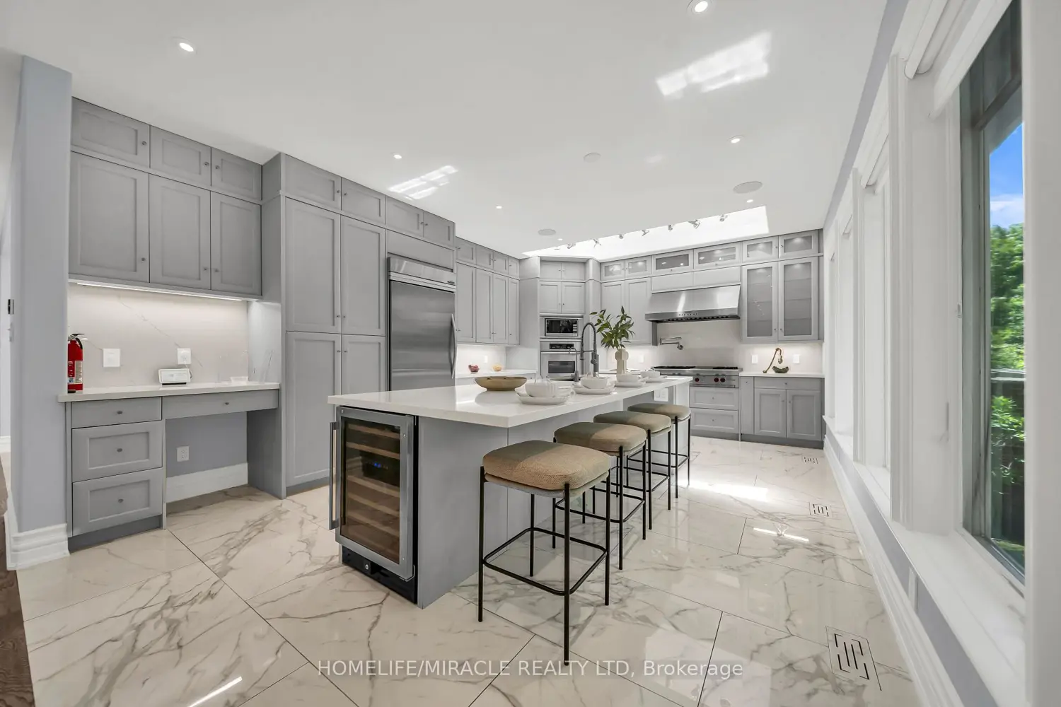 271 Oakhill Road photo 5
