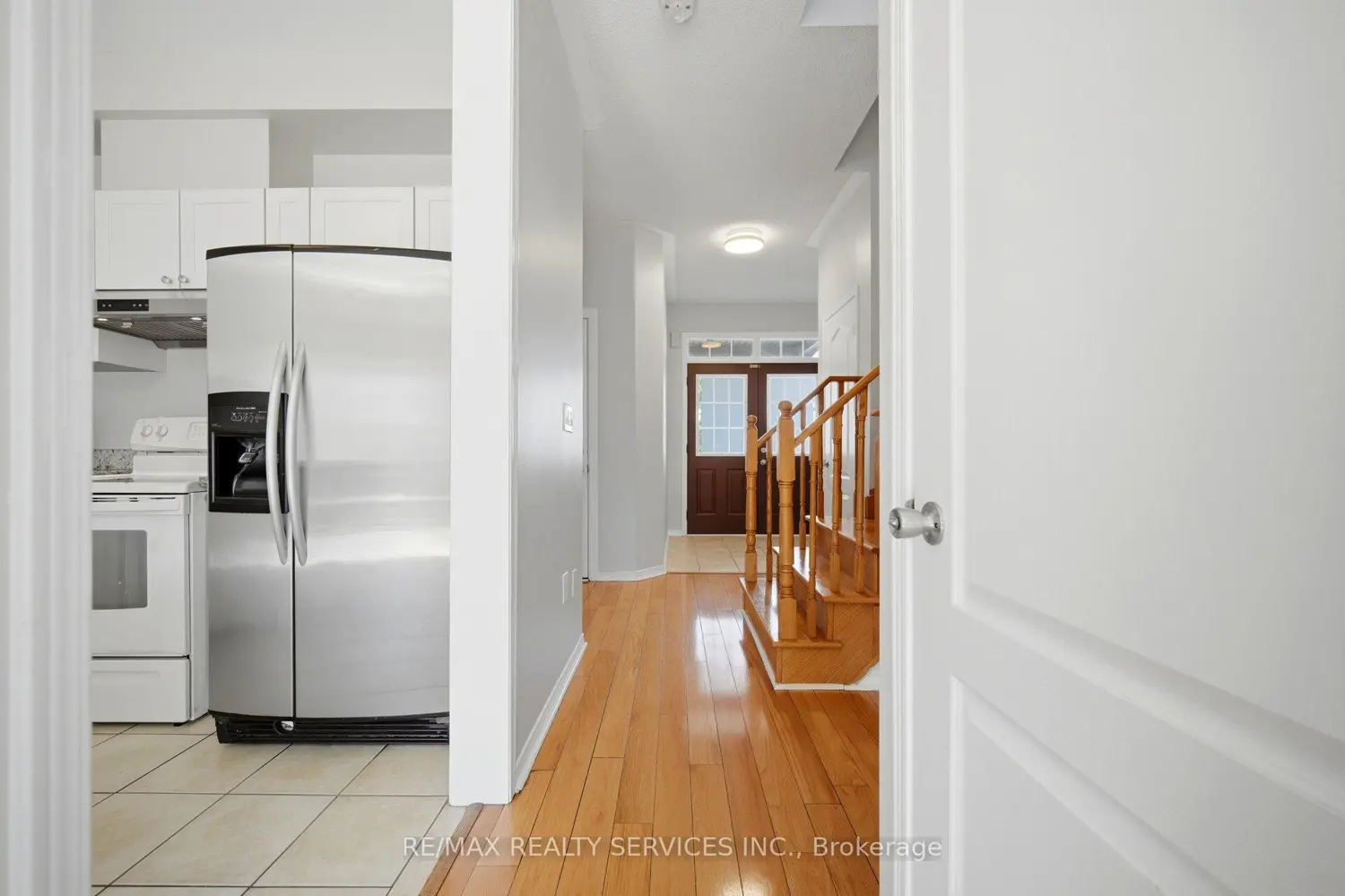 82 Rubysilver Drive photo 4