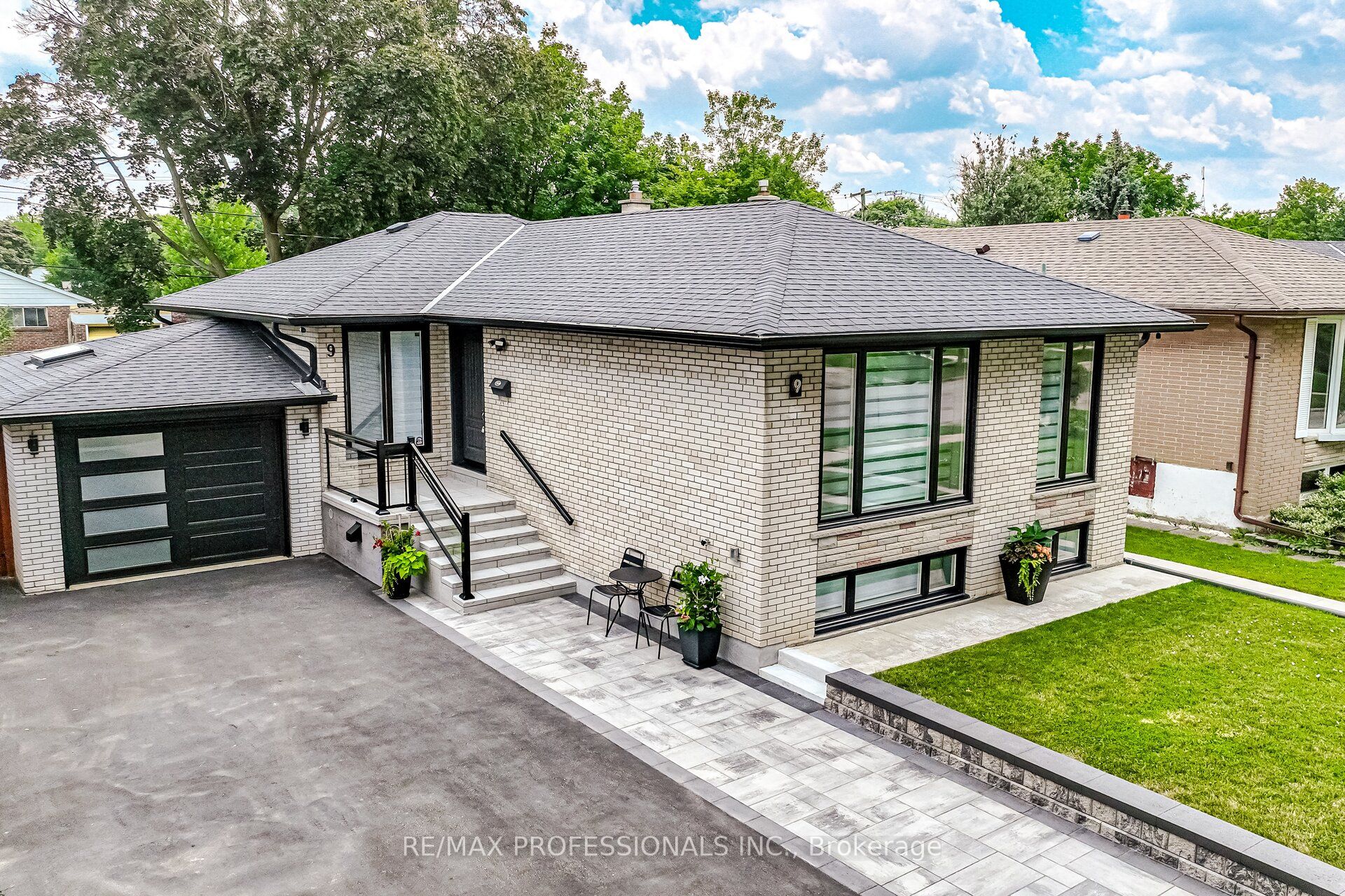 9 Tynevale Drive, Toronto, ON, M9R 2B3 photo 3