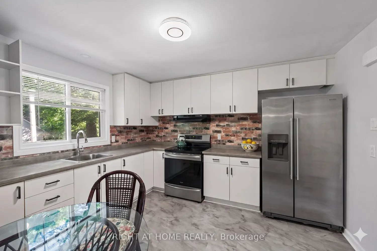 2709 Don Street photo 4