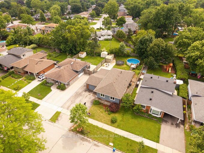 646 Blue Forest Hill, Burlington, ON, L7L 4H3 photo 3