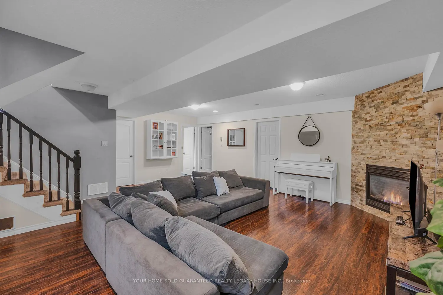 29 Cameron Court photo 4