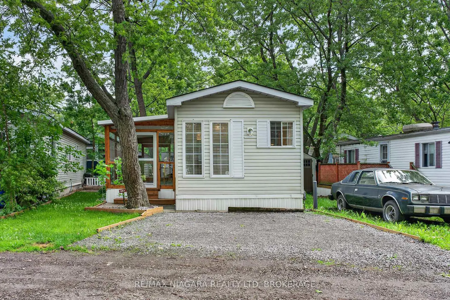 8845 Lundys Lane 234 photo 3