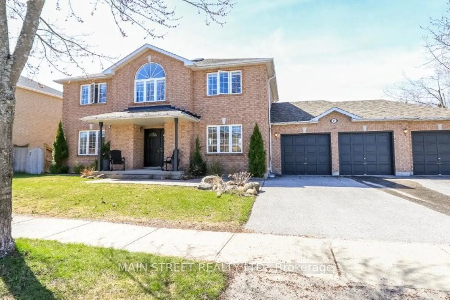 89 Silver Maple Crescent