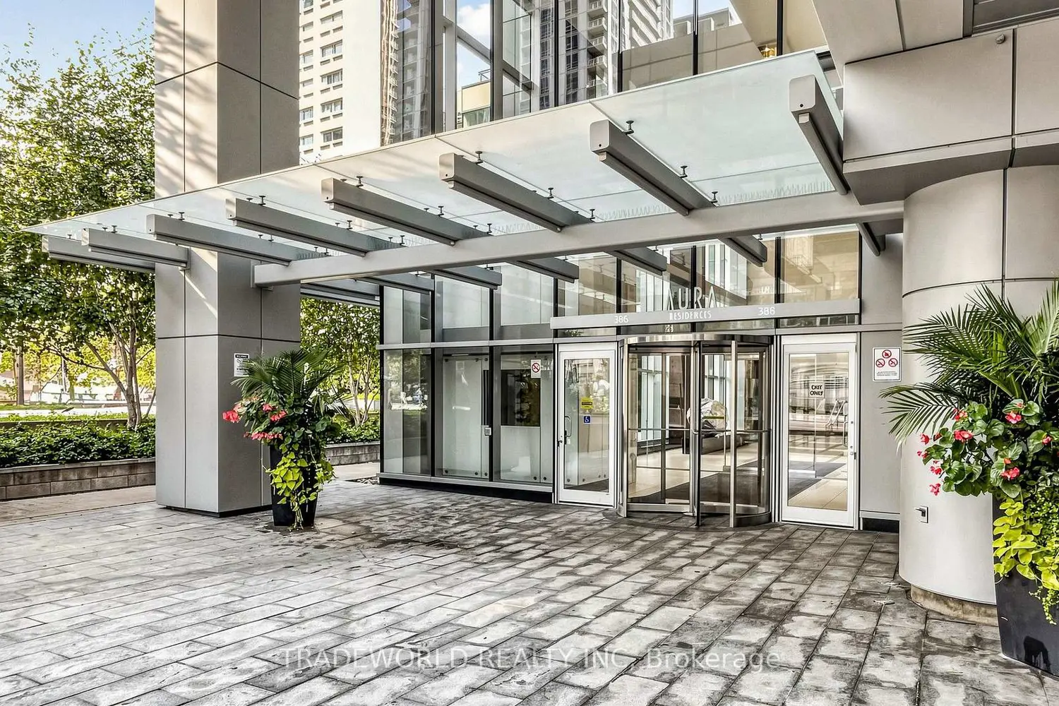 386 Yonge Street 3709