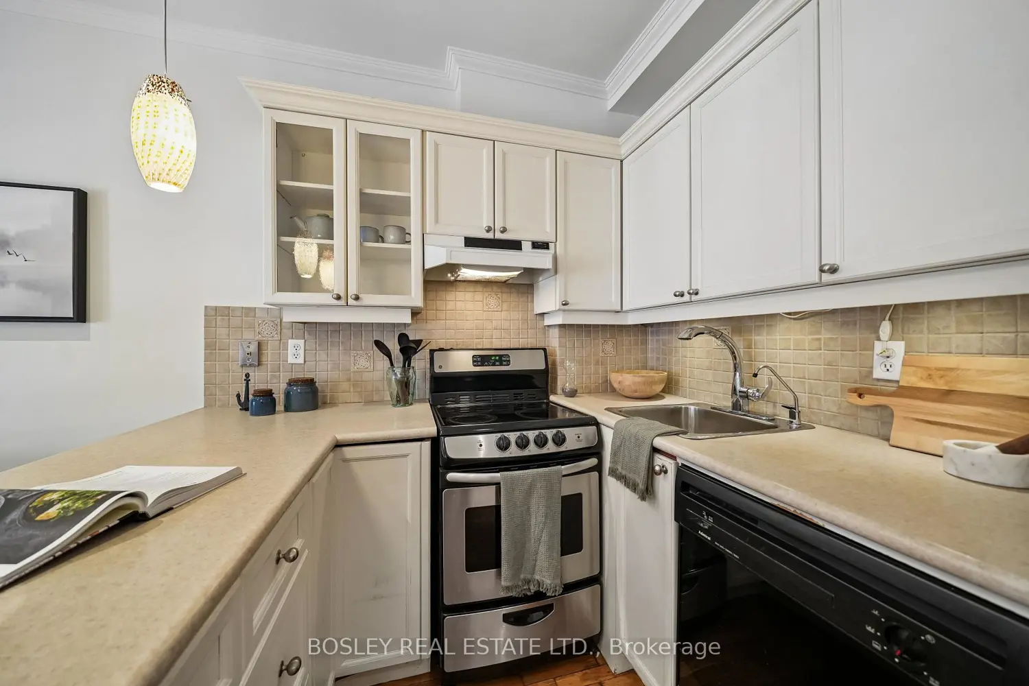15 Glen Manor Drive 204 photo 5