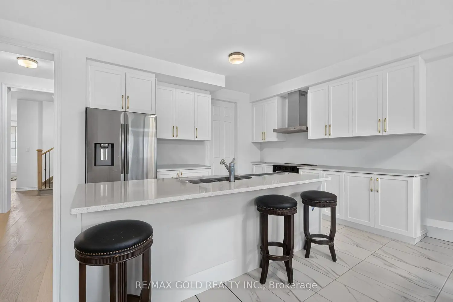122 Bluebird Boulevard photo 3
