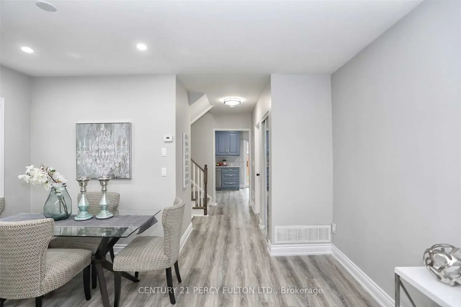 9 Valleypark Crescent photo 3