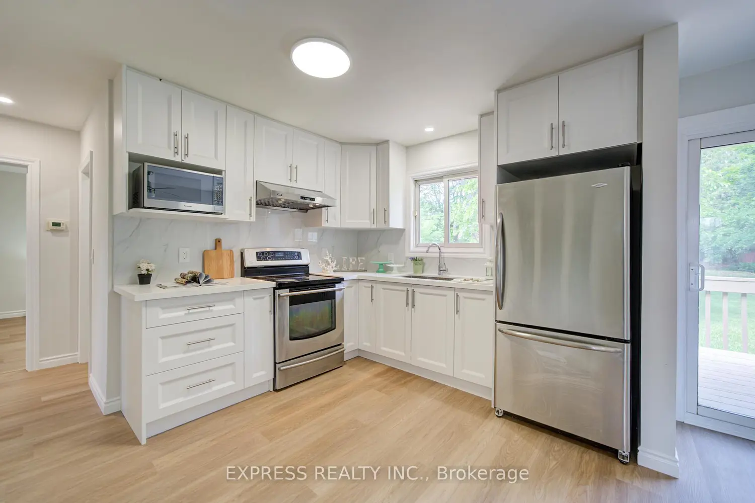 1162 Somerville Street photo 5