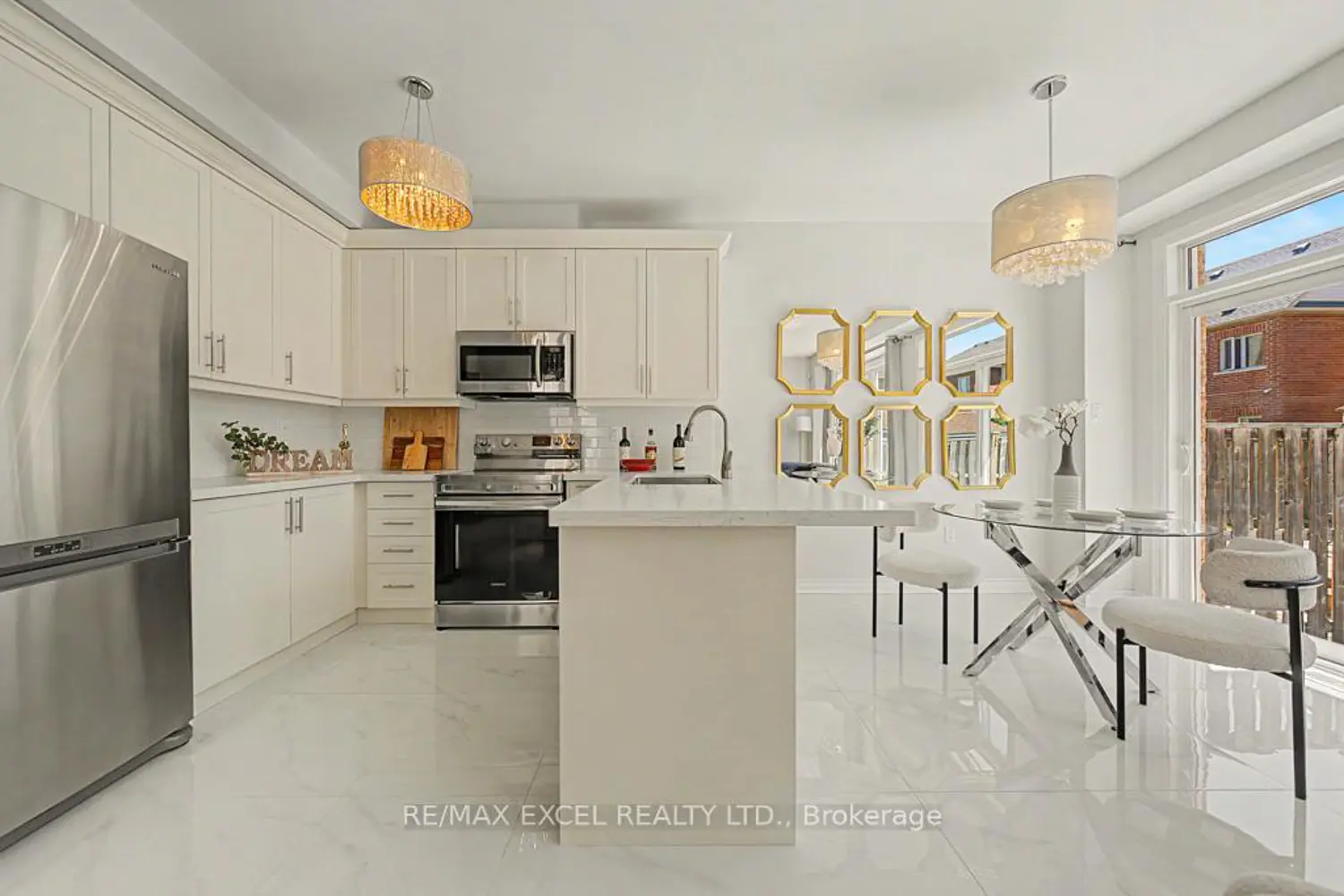 33 Brown Lane photo 5