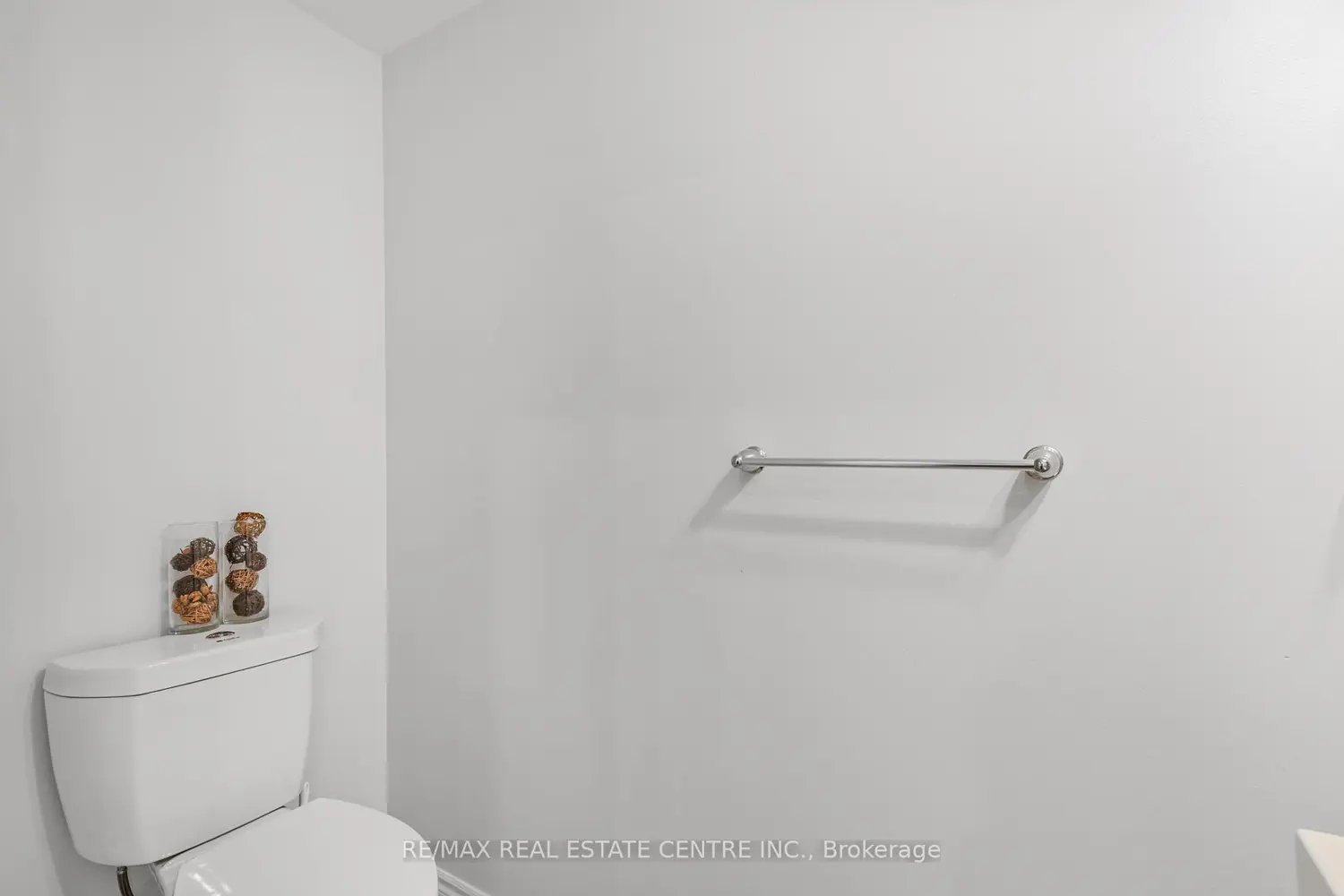 100 Long Branch Avenue 27 photo 4