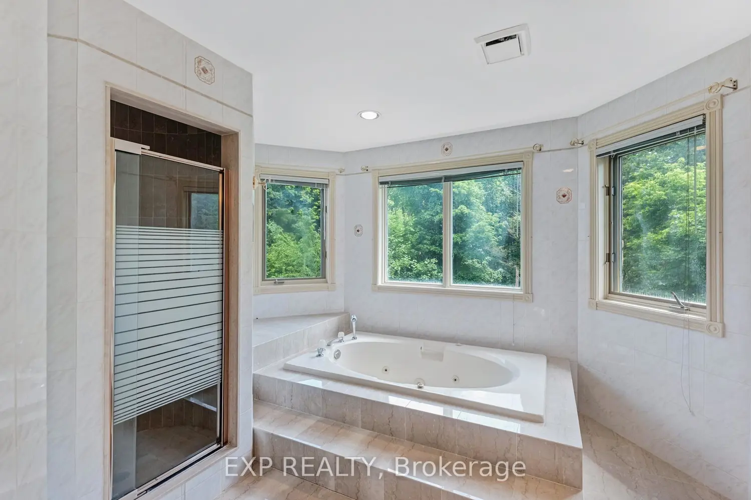 99 Birch Avenue photo 4
