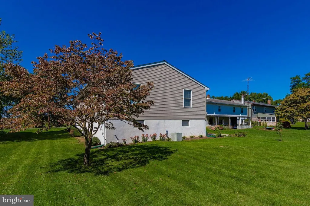 12225 W Lawn Lane, Hagerstown, MD 21740