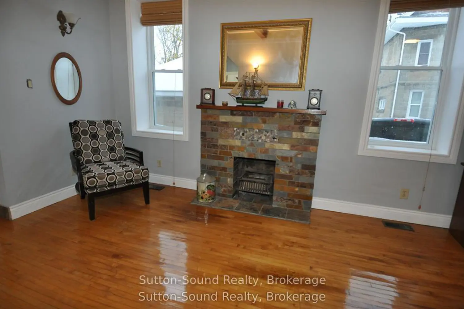 1969 4Th Avenue photo 2