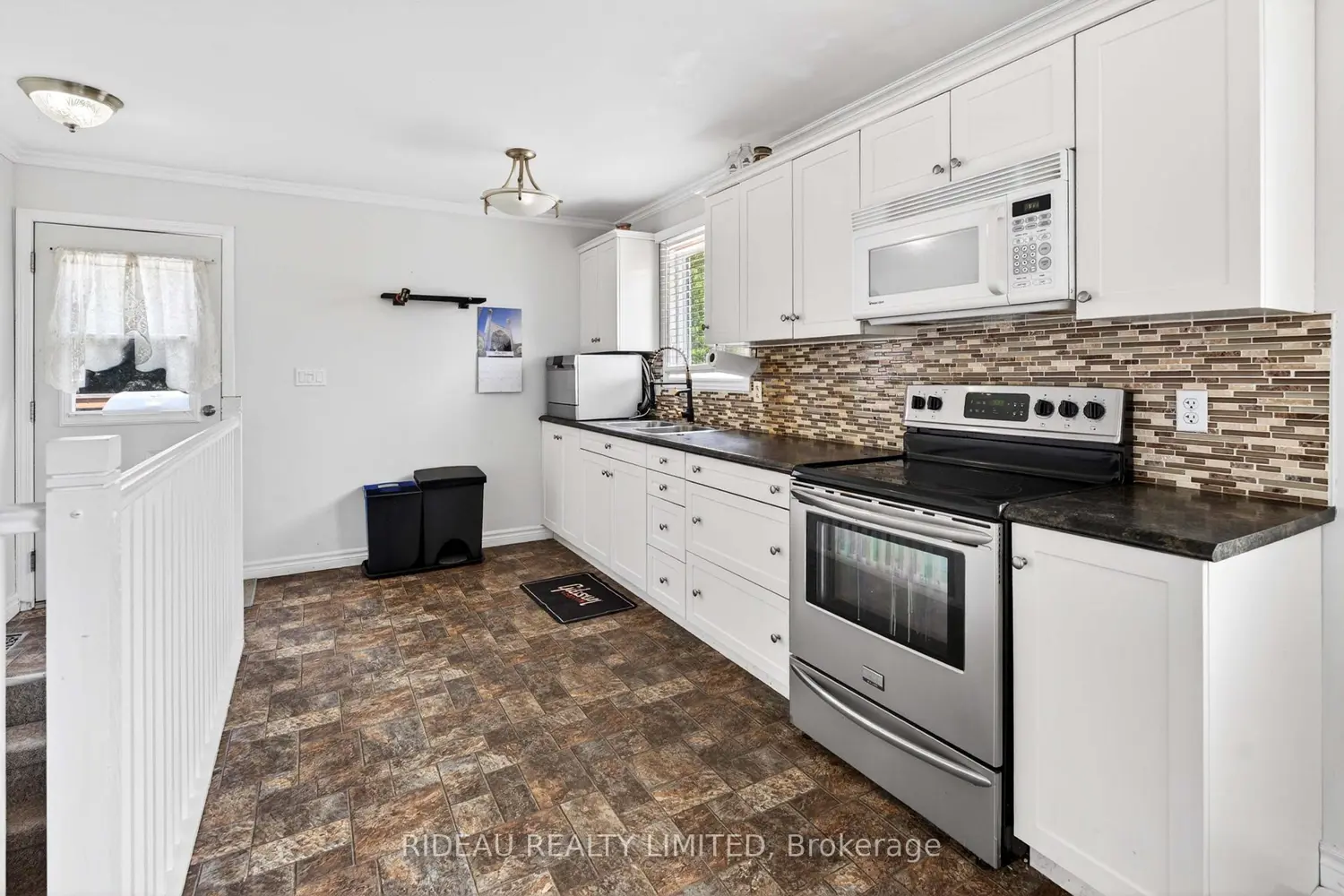654 Kitley Line 2 Road photo 5