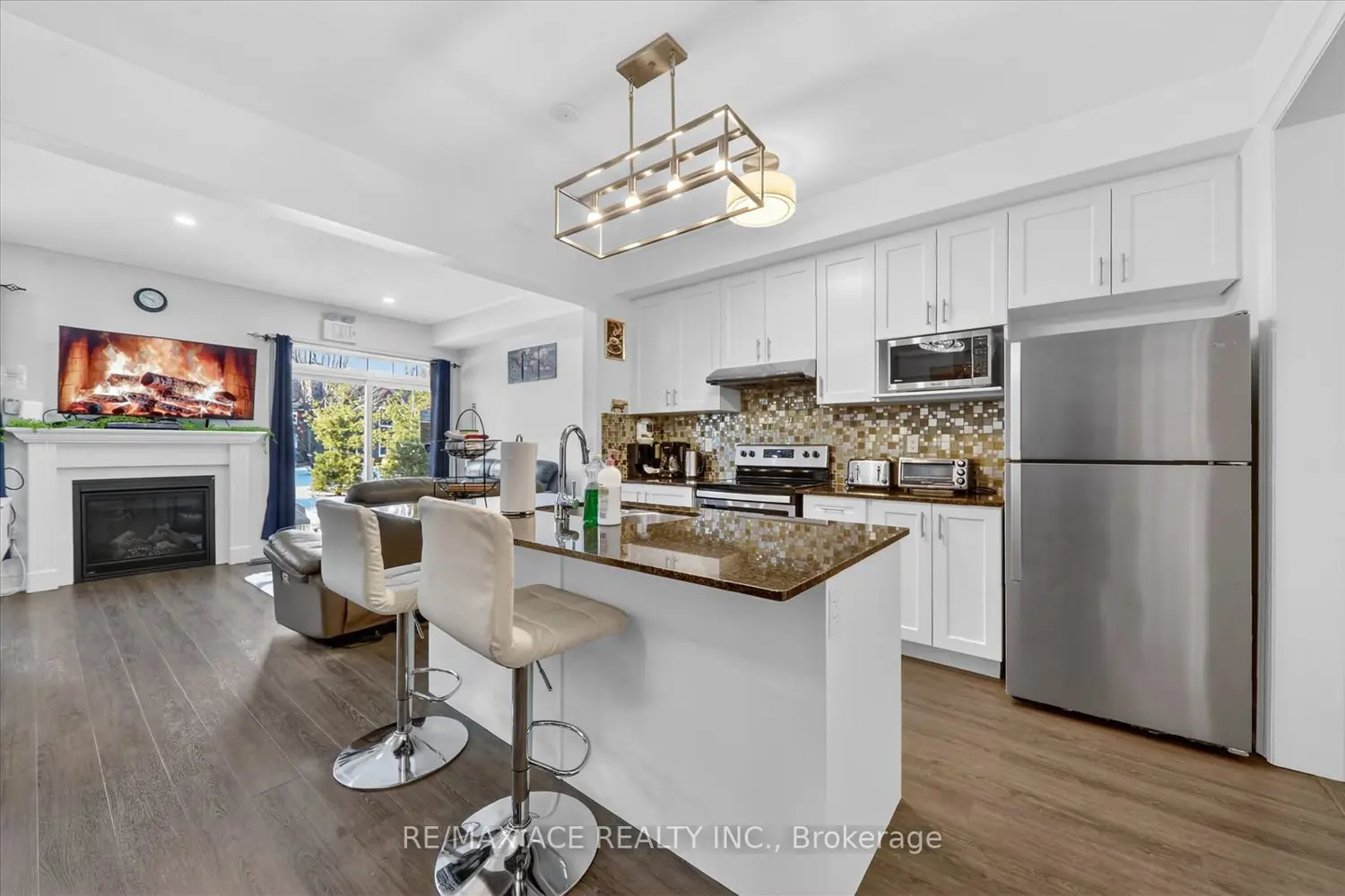 171 Snowbridge Way 26 photo 2