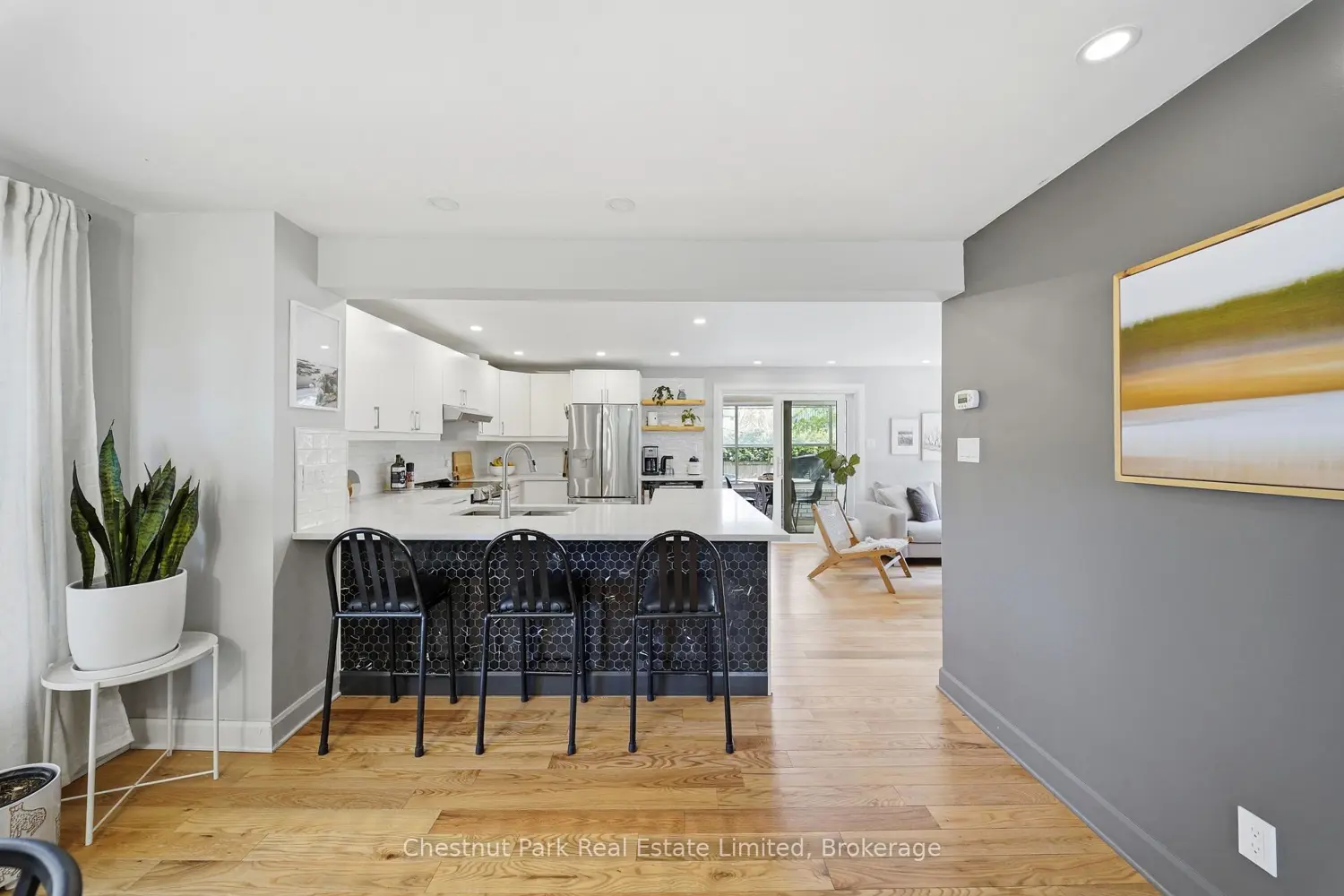 32 Barker Street photo 4