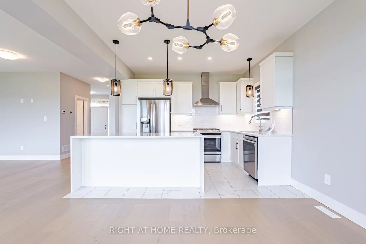 3776 Stewart Avenue photo 3