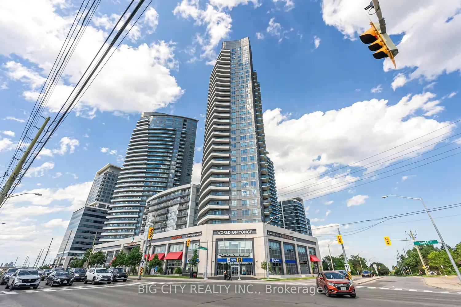 7161 Yonge Street 2425 photo 2