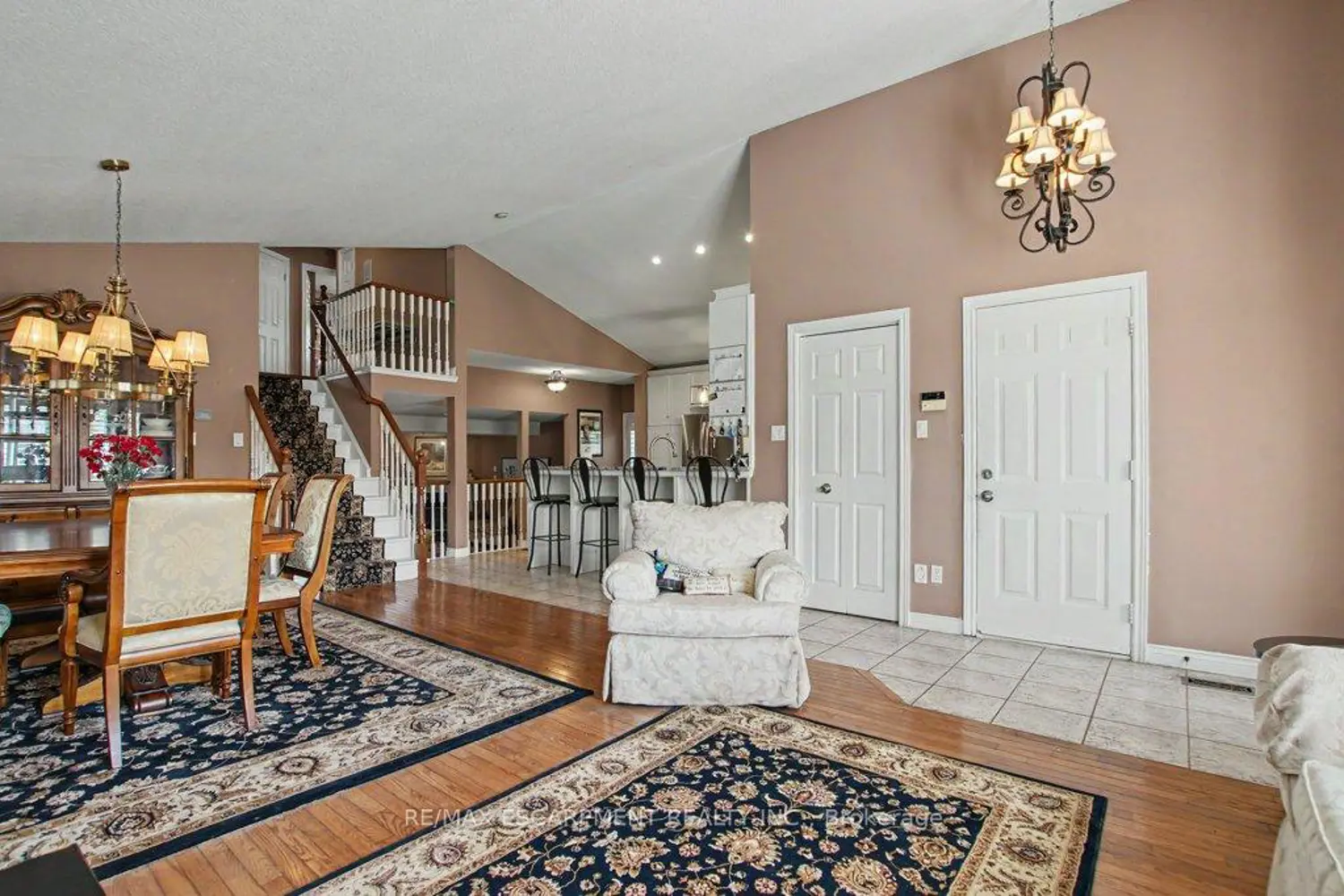 6 Theodore Drive photo 4