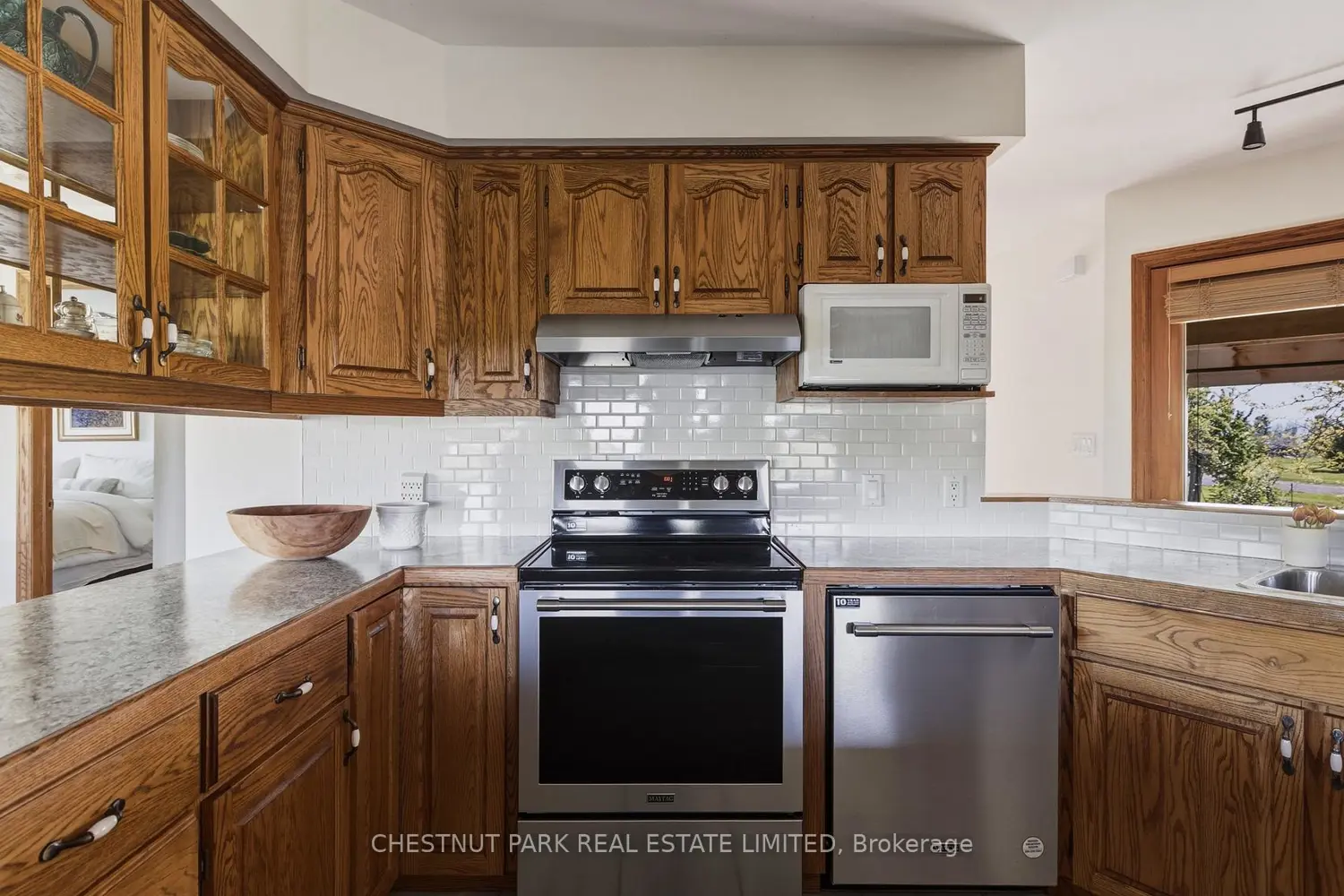 955409 7Th Line Ehs photo 3