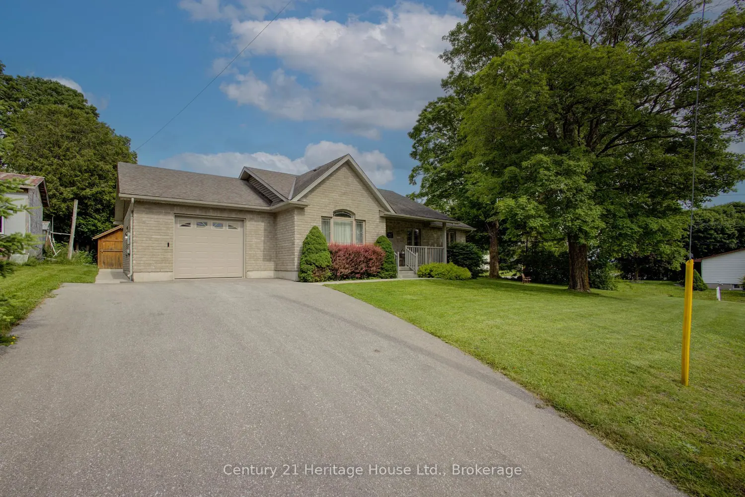 467 William Street photo 2