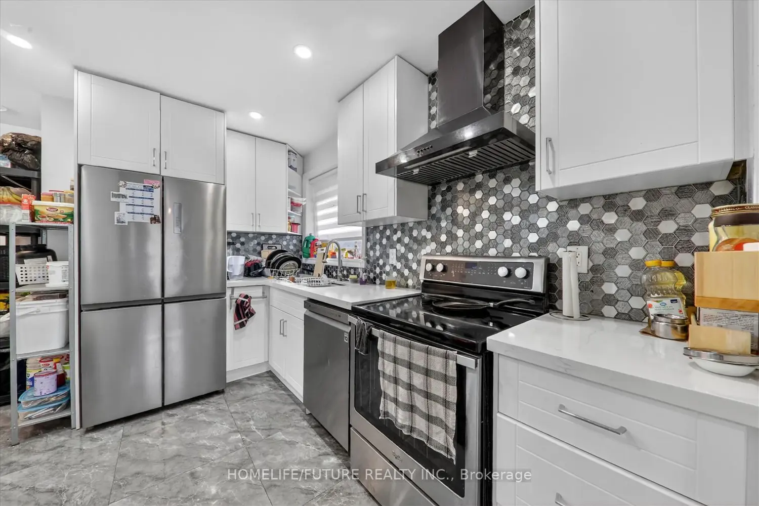 21 Aspendale Drive photo 3