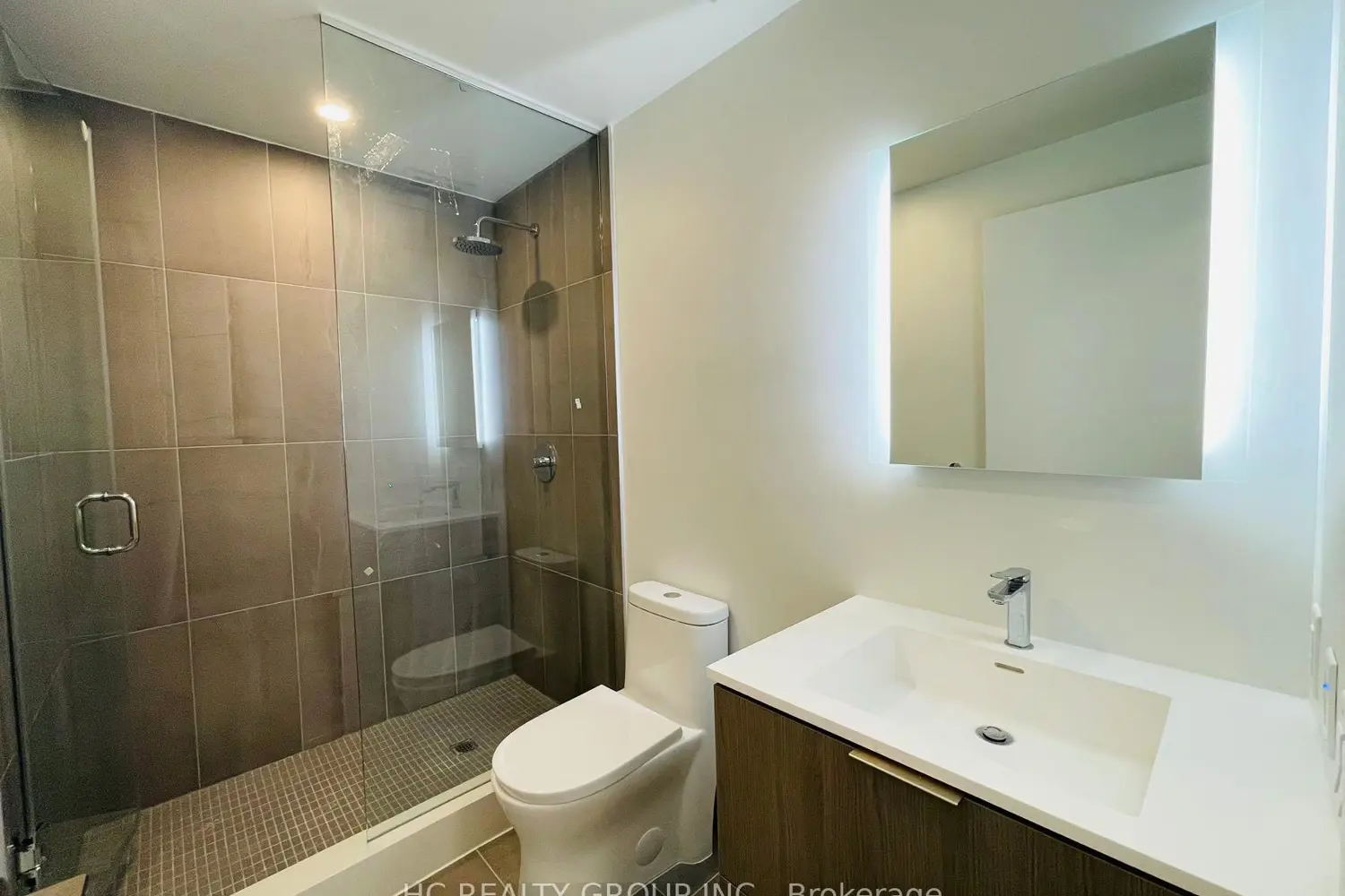 185 Alberta Avenue 708 photo 5
