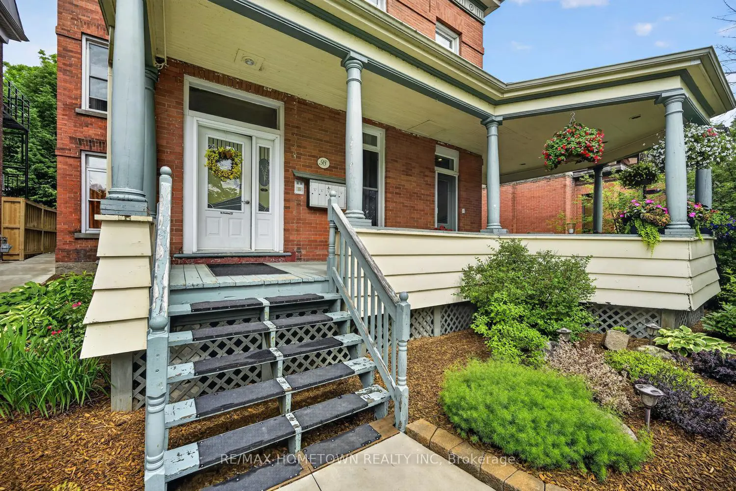 98 Pine Street photo 3
