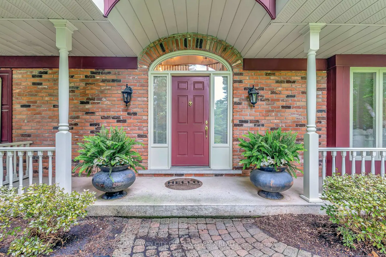 22 Deerpath Court photo 2