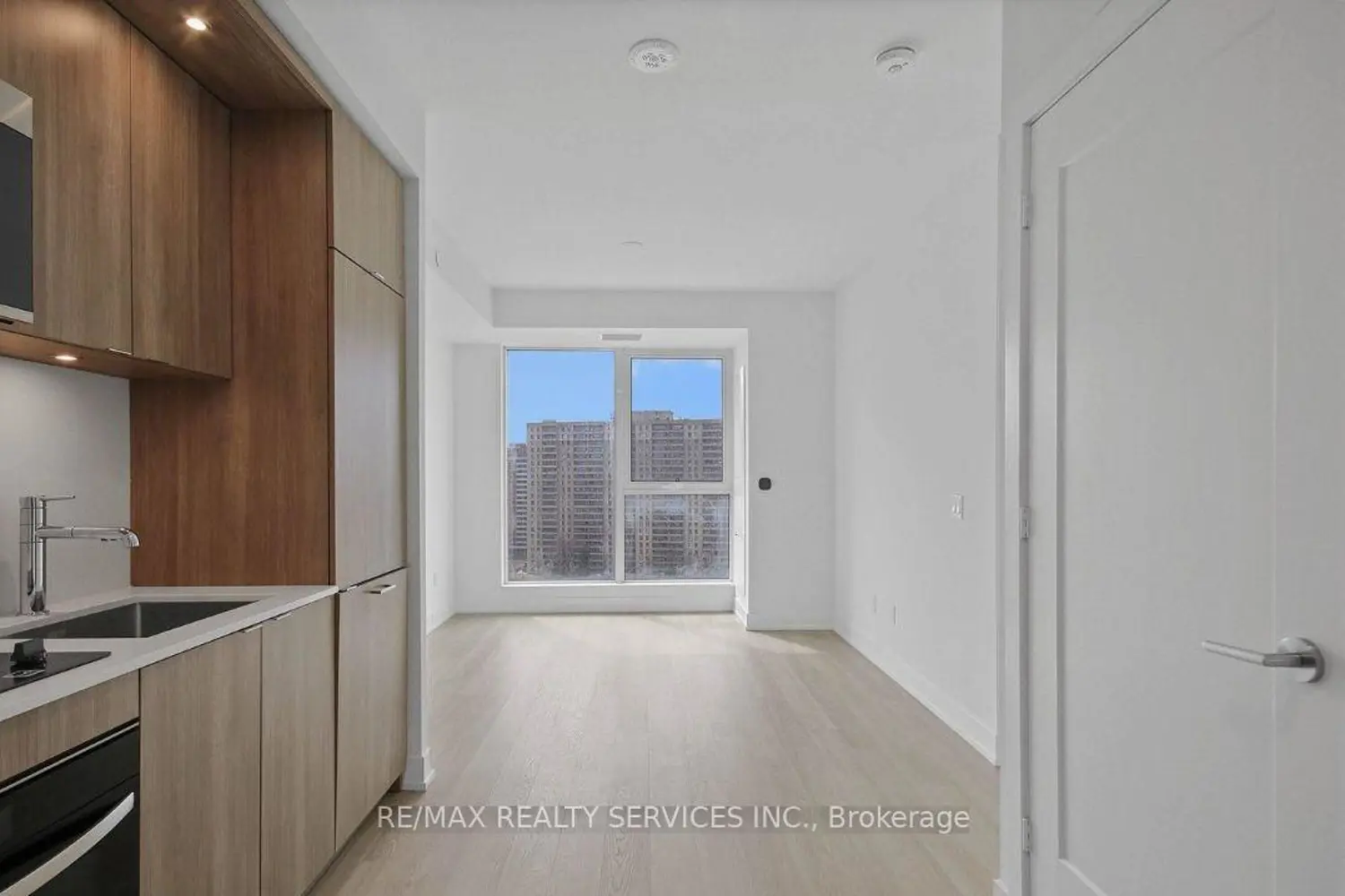 60 Central Park Road Way 1405 photo 2