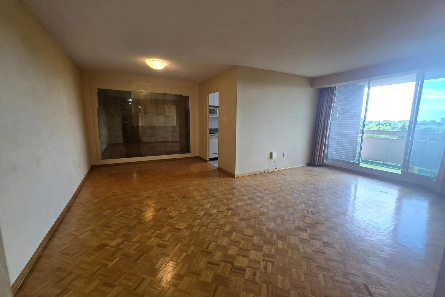 205 Hilda Avenue 802 photo 2