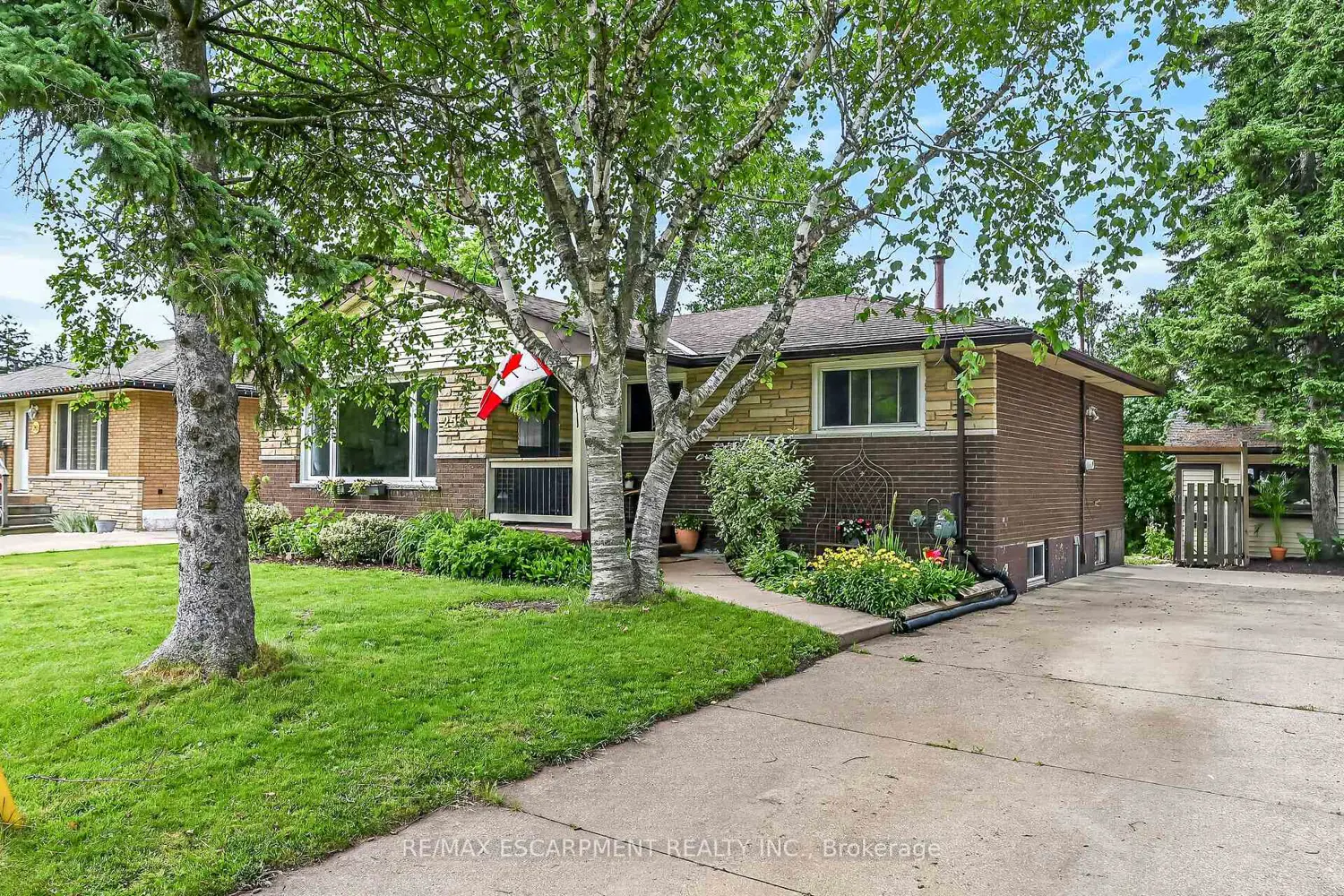 251 Mackenzie Crescent