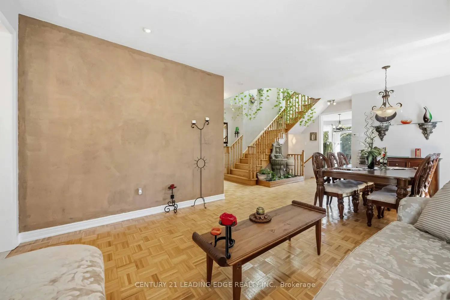156 Landsdown Crescent photo 4