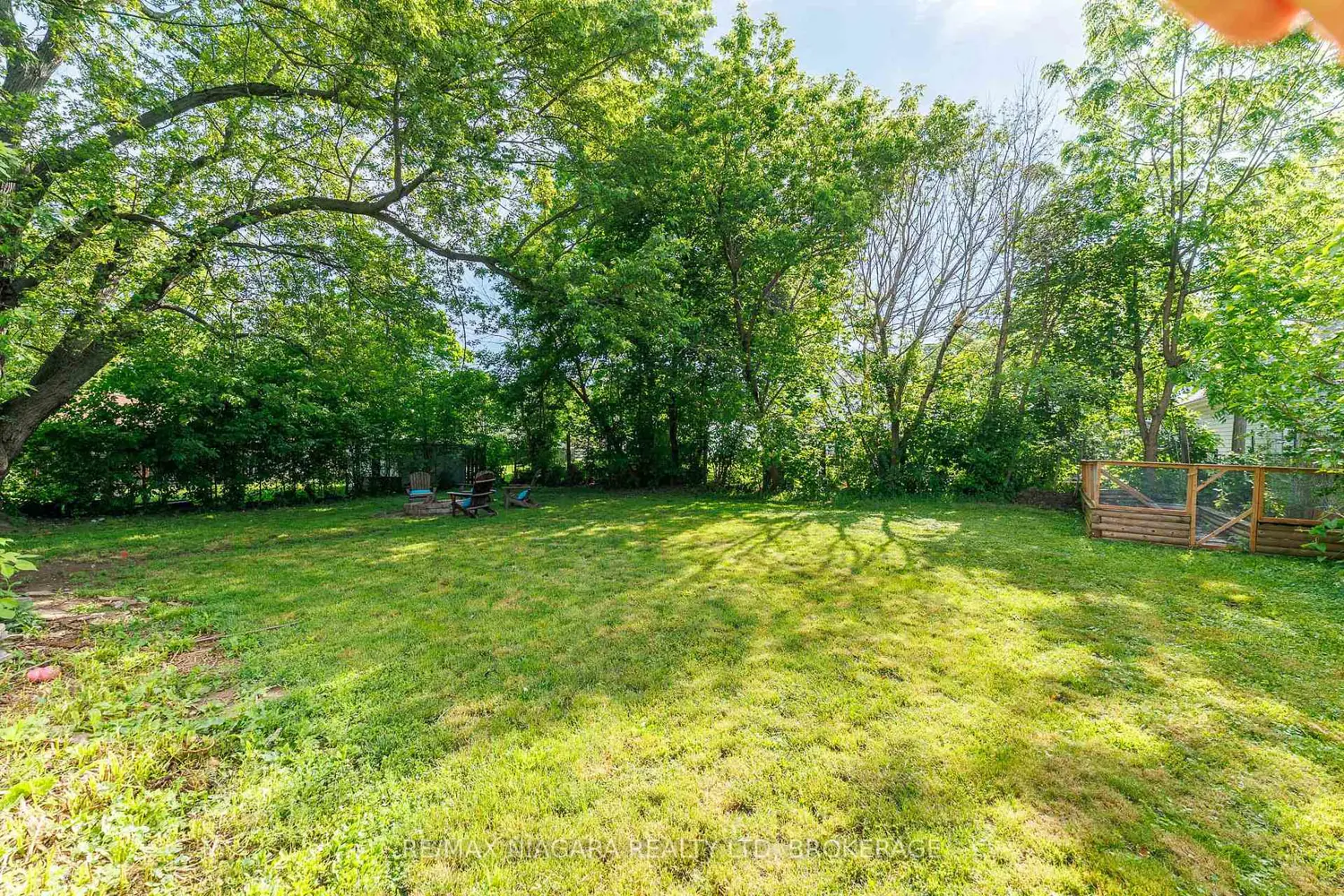 350 Belleview Boulevard photo 2