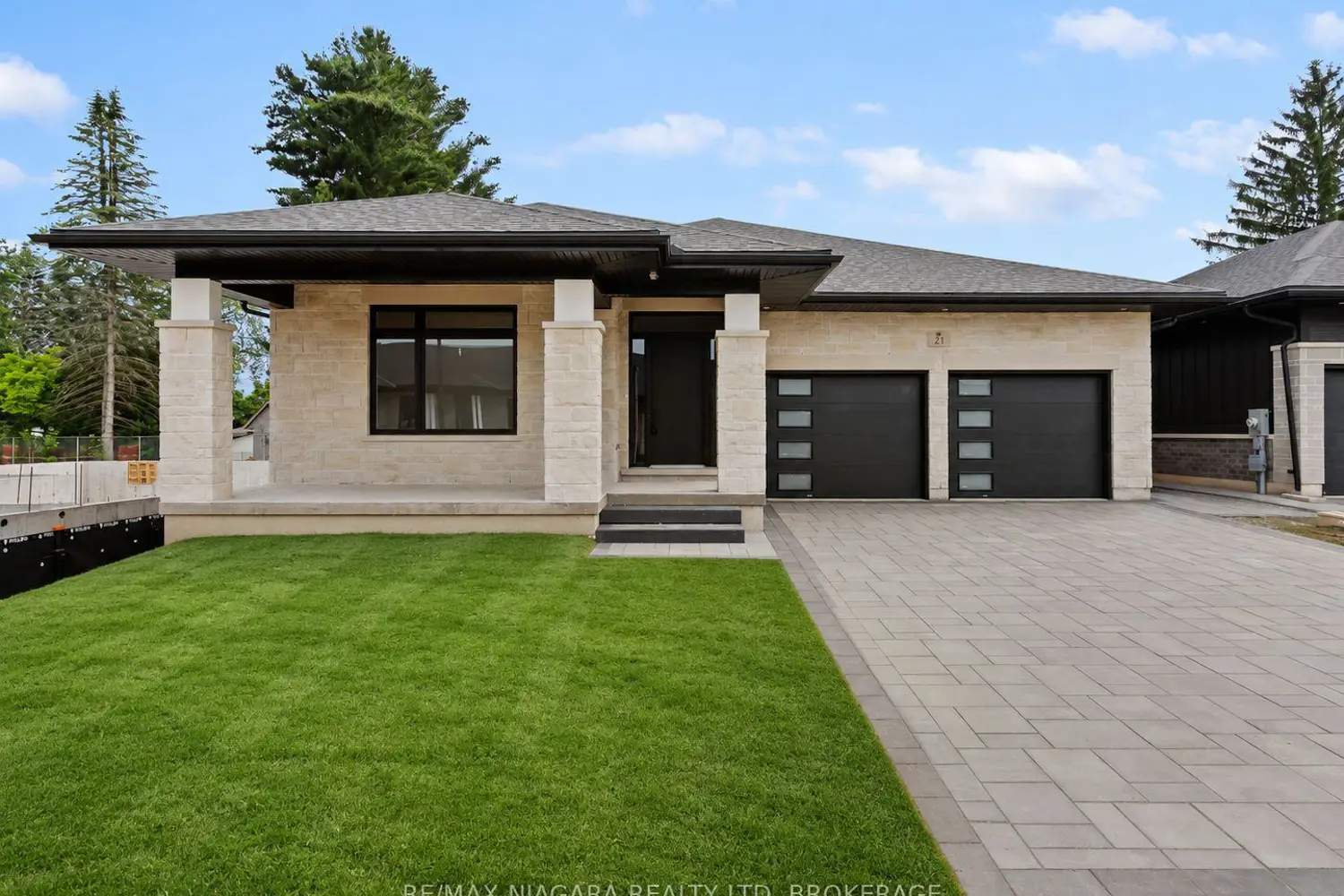 21 Accursi Crescent