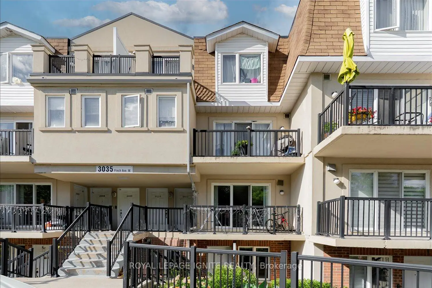 3035 Finch Ave Avenue 1004